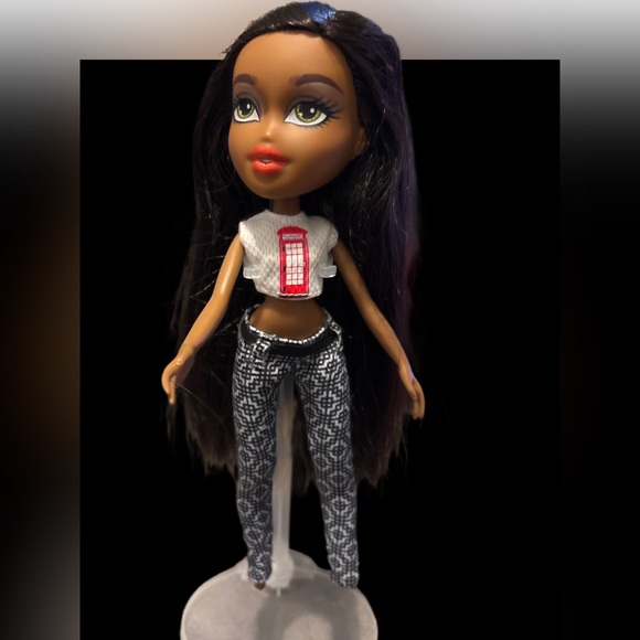 BRATZ Study Abroad Sasha Doll which was released in 2015 - Picture 11 of 11